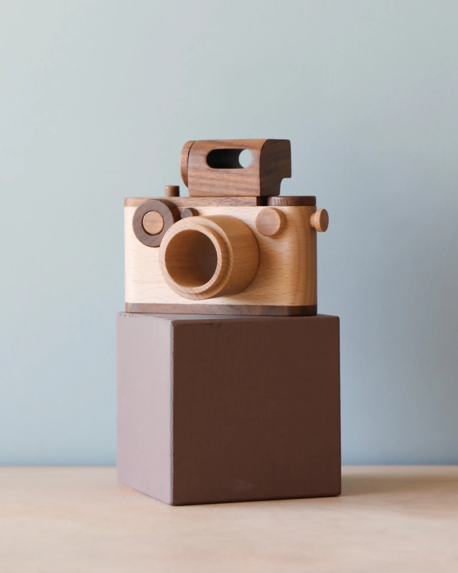 Father’s Factory | Vintage Style Wooden Toy Camera - Image 5