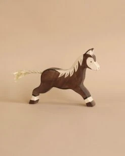 Holztiger Horse, Running, Dark Brown