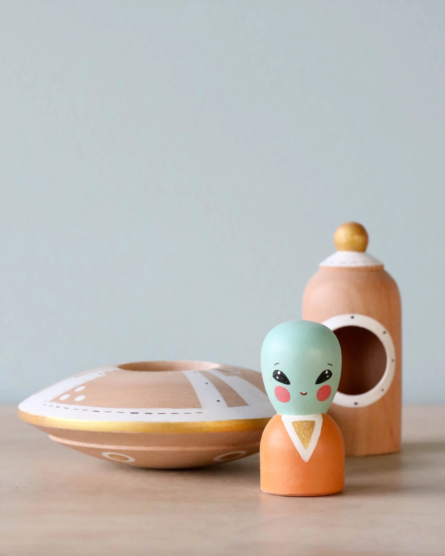 Handmade Wooden UFO With Alien - Image 5